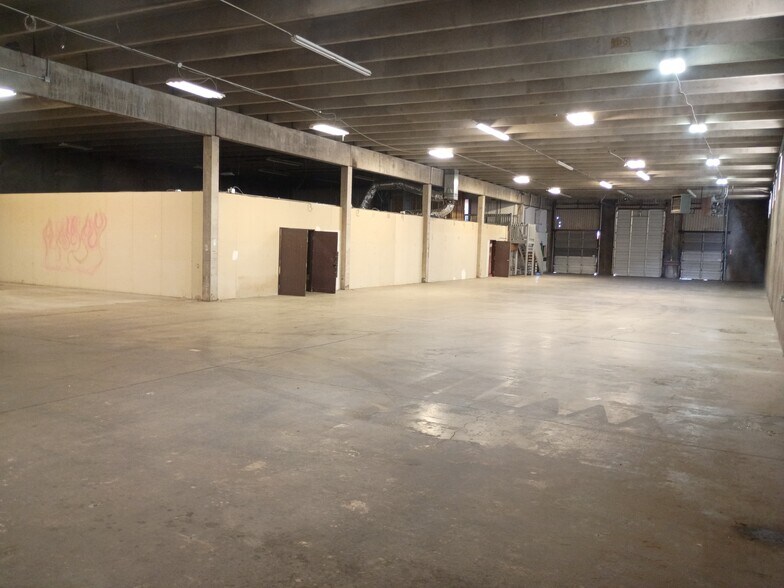More Photos Of 5740 Logan St, Denver Warehouse For Lease