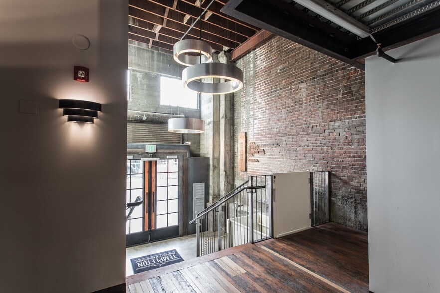 More Photos Of 9 SE 3rd Ave, Portland Loft Creative Space For Sale