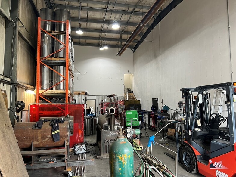 More Photos Of 7609 Sparrow Dr, Leduc Warehouse For Sale