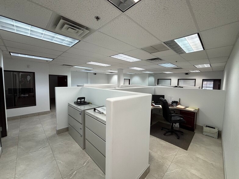 More Photos Of 1107-1119 W Ranch Rd, Tempe Warehouse For Lease