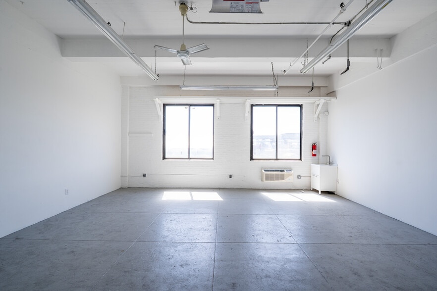 More Photos Of 98 4th St, Brooklyn Light Manufacturing For Lease