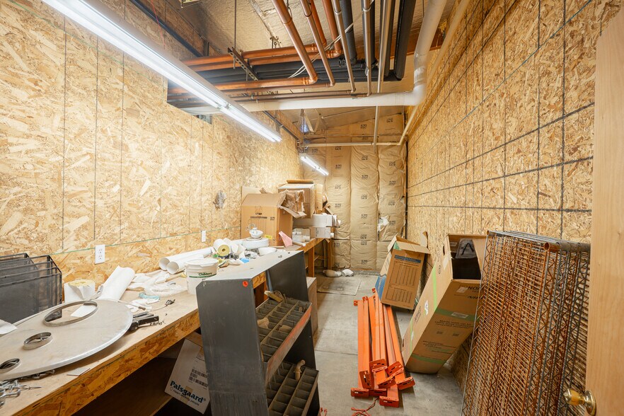 More Photos Of 319 Main St N, Kimberly Warehouse For Sale