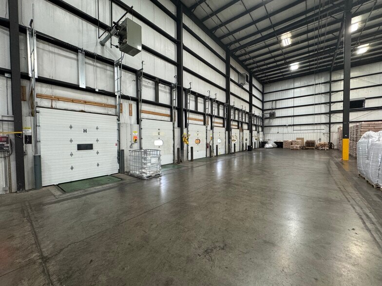 More Photos Of 500 N 72nd Ave, Wausau Distribution For Lease