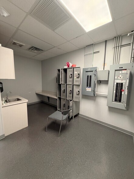 More Photos Of 540 W Shawnee St, Muskogee Freestanding For Lease