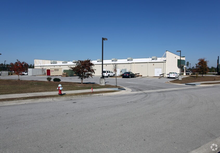 Primary Photo Of 4225 Western Blvd, Jacksonville Unknown For Lease