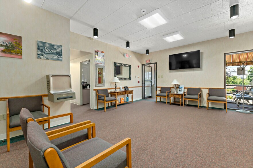 More Photos Of 7125 Saltsburg Rd, Pittsburgh Medical For Sale