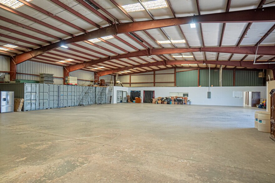 More Photos Of 3500 Confederate Rd, El Paso Warehouse For Sale
