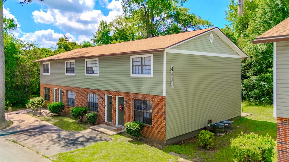 More Photos Of 3034 Jefferson St, Marianna Apartments For Sale