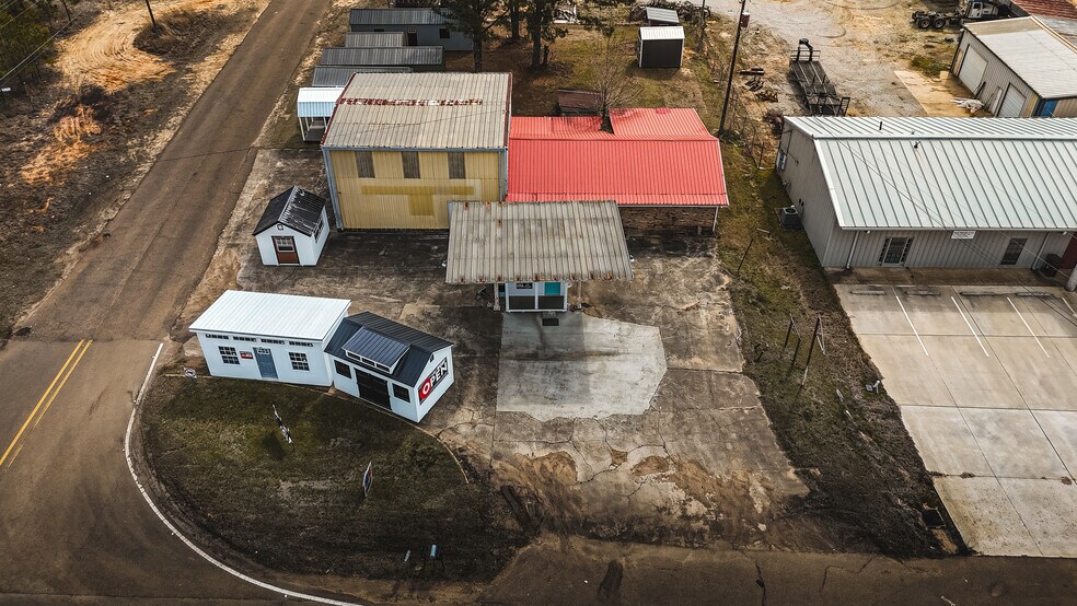 More Photos Of 801 Highway 12 W, Kosciusko General Retail For Sale