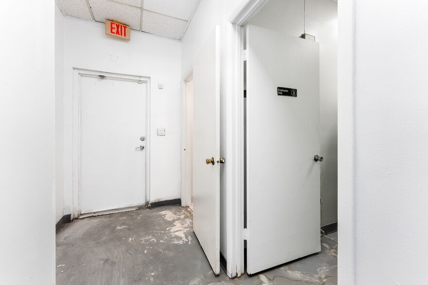 More Photos Of 8106-8186 N University Dr, Tamarac Unknown For Lease