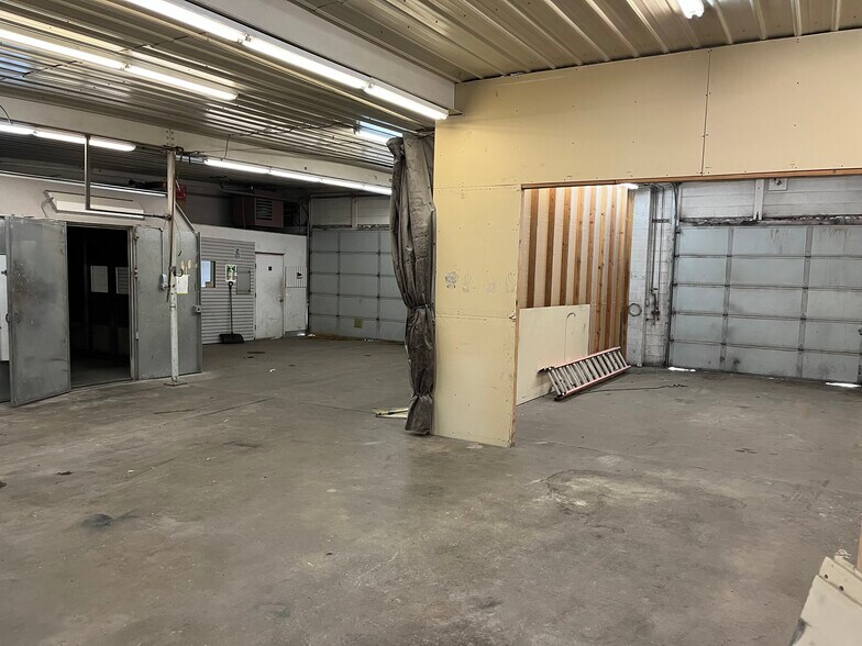 More Photos Of 2918 N Nevada St, Spokane Auto Repair For Sale