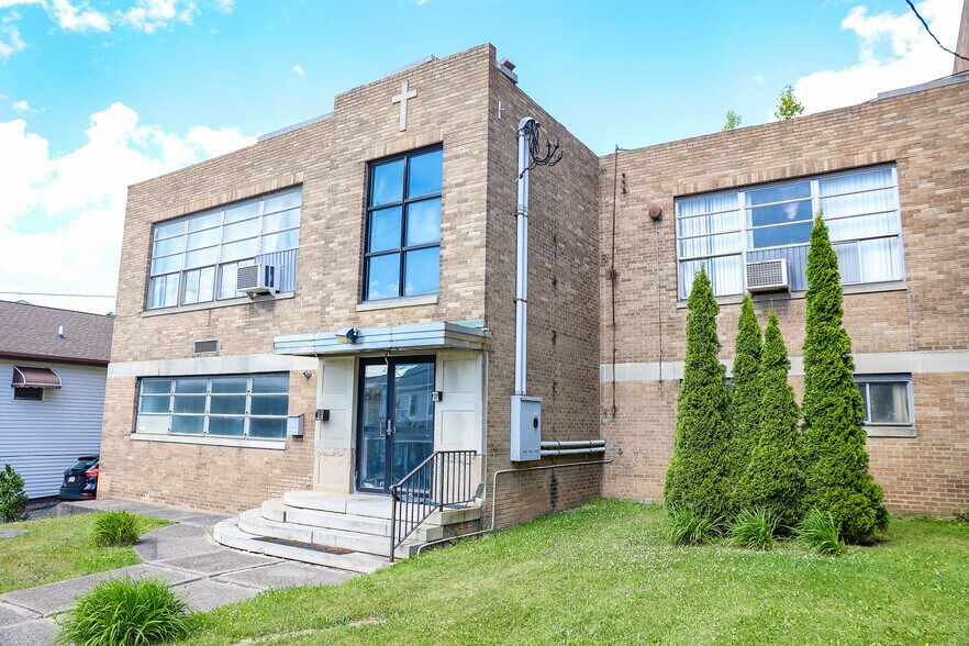 Primary Photo Of 741-755 N Vine St, Hazleton Apartments For Sale
