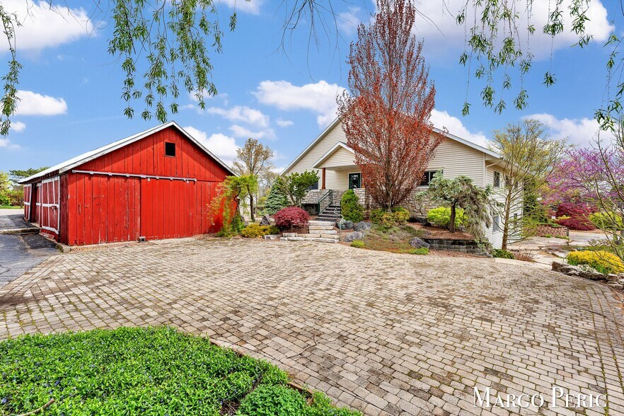 More Photos Of 7884 Eastern Ave SE, Grand Rapids Loft Creative Space For Lease