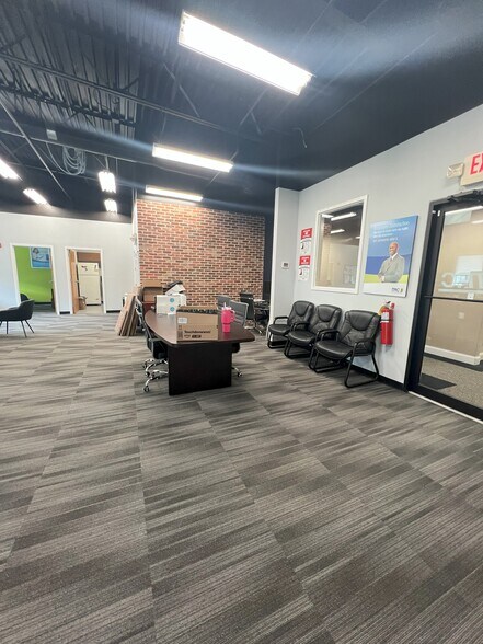 More Photos Of 425 Buford Hwy, Suwanee Storefront Retail Office For Lease