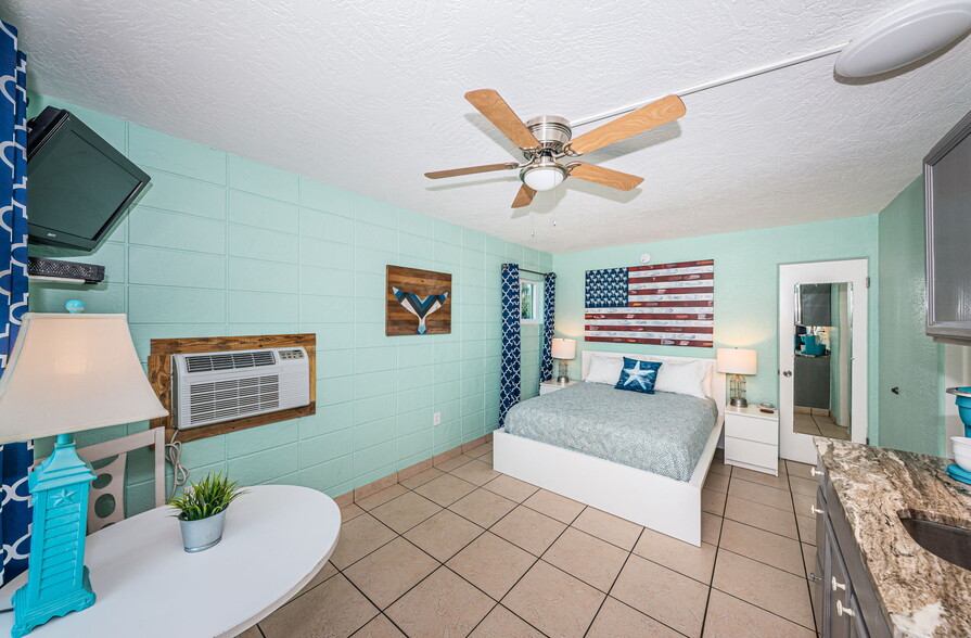 More Photos Of 12100 Gulf Blvd, Treasure Island Hotel For Sale