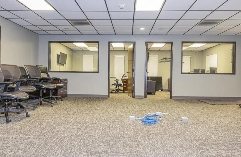More Photos Of 2302 S Main St, Stuttgart Office For Sale