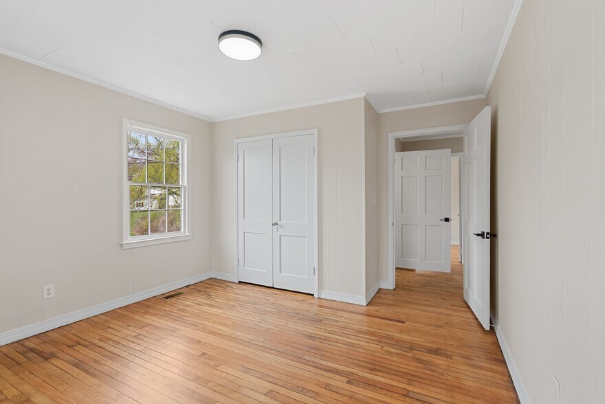 More Photos Of 720 Main st, Canton Bank For Lease