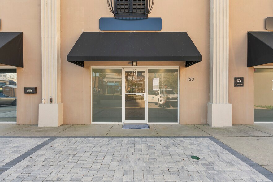 More Photos Of 120 SW Broadway St, Ocala Loft Creative Space For Lease