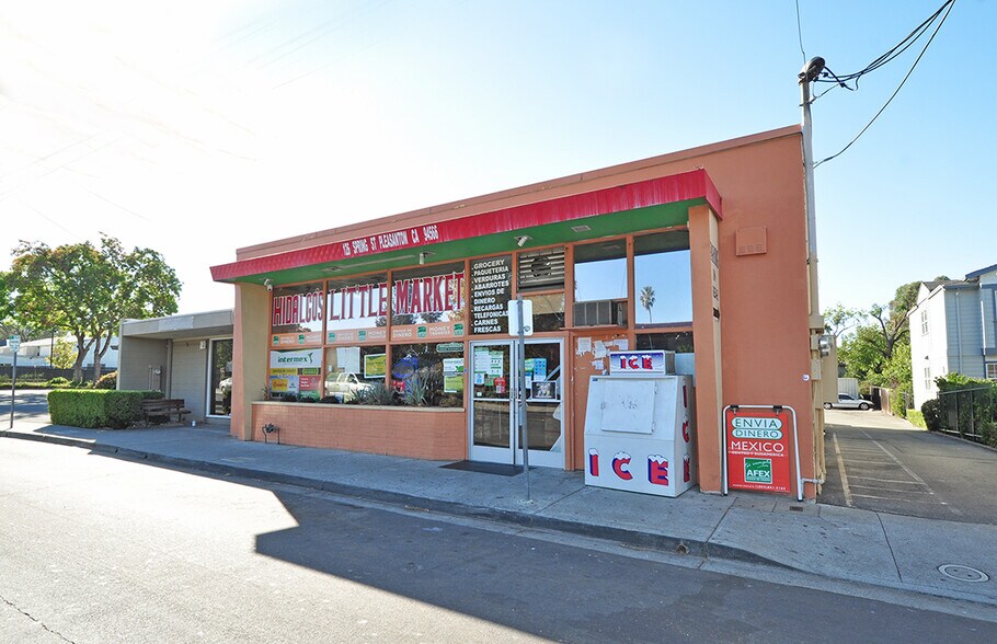 More Photos Of 124 Spring St, Pleasanton Convenience Store For Sale