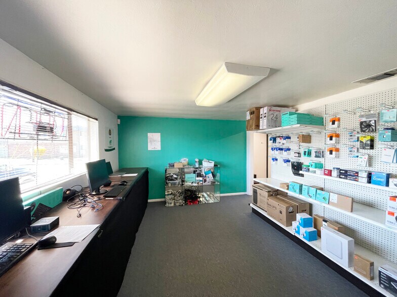 Primary Photo Of 1510 Mohawk Blvd, Springfield Storefront For Sale