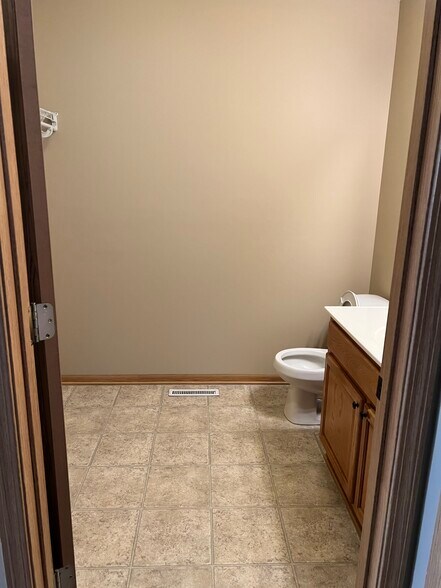 More Photos Of 3005-3033 S Shrank Cir, Independence Apartments For Sale