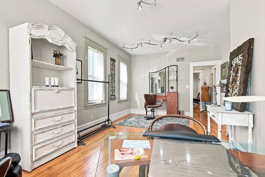More Photos Of 1208 Grand Ave, Saint Paul Storefront Retail Office For Sale
