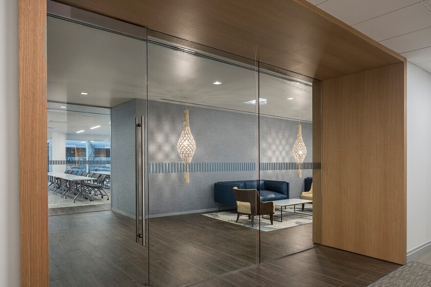 More Photos Of 2255 Glades Rd, Boca Raton Office For Lease