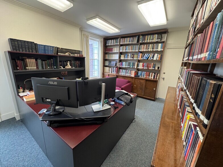 More Photos Of 1604 Clinch Ave, Knoxville Office Residential For Sale