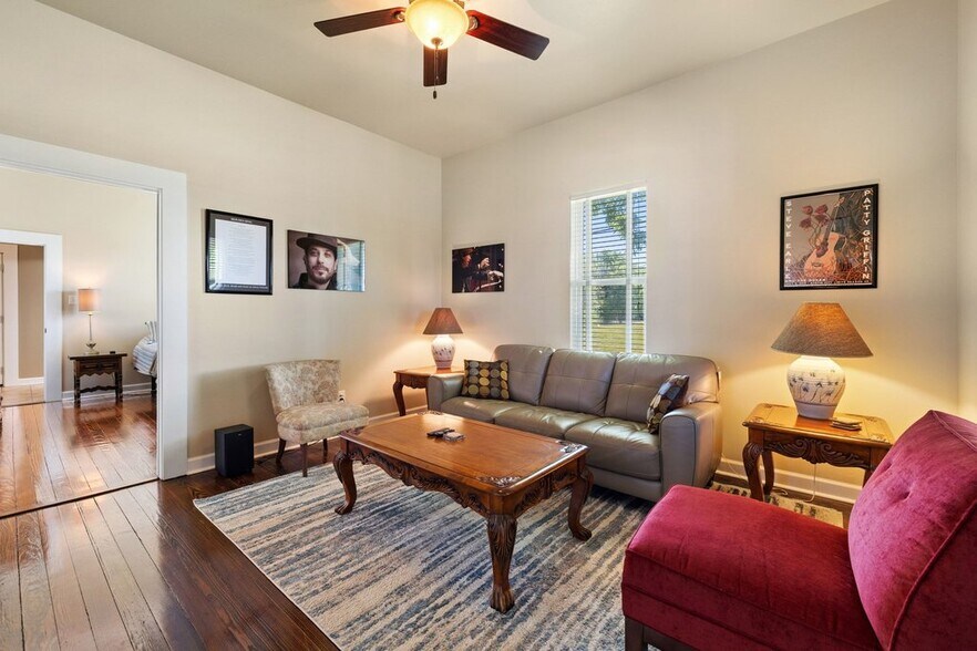 More Photos Of 314 W 3rd St, Taylor Multifamily For Sale