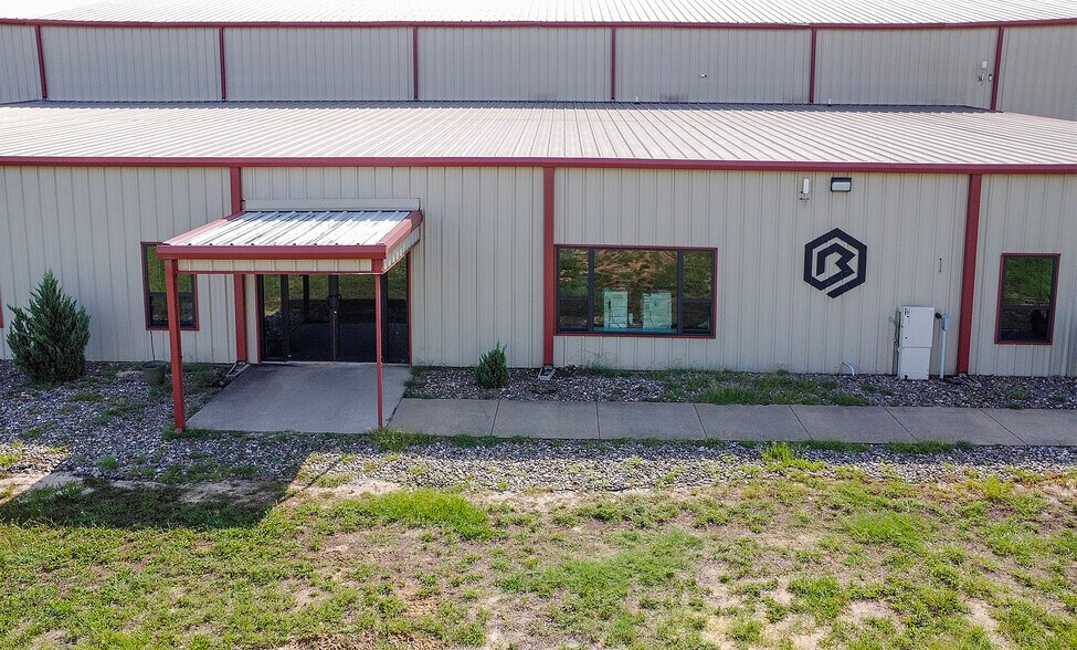 More Photos Of 8102 County Road 313 E, Tyler Distribution For Sale