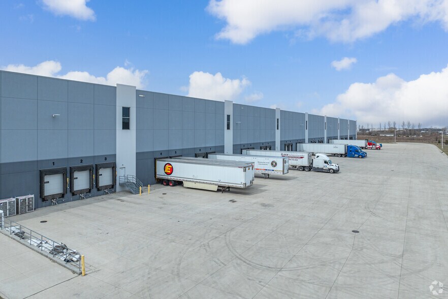 More Photos Of 30610 S Kavanaugh Rd, Wilmington Warehouse For Lease