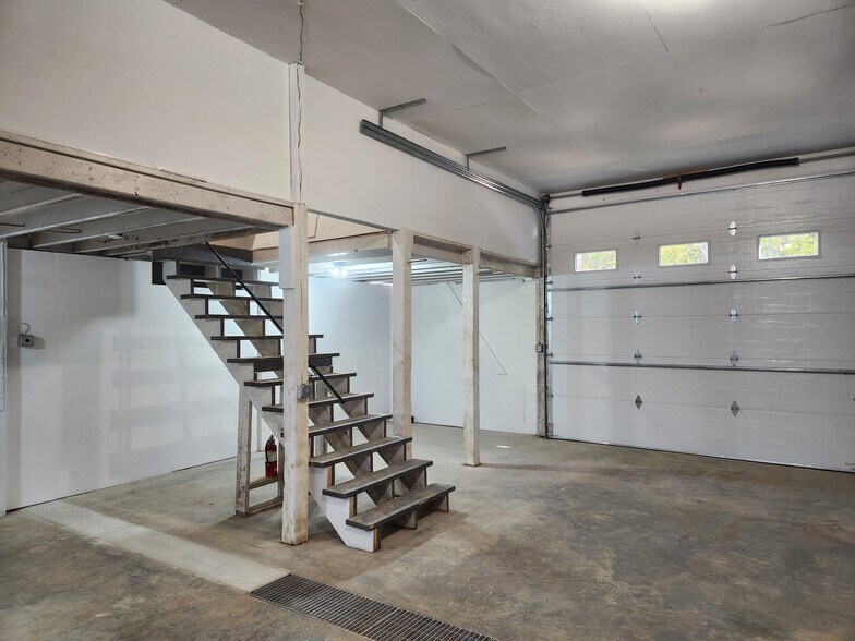 More Photos Of 4396 220th St E, Prior Lake Flex For Lease