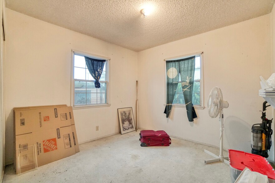 More Photos Of 2714 New Jersey St, Los Angeles Multifamily For Sale