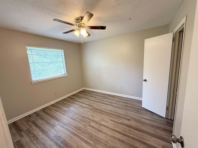 More Photos Of 1428 Fl Shuttlesworth Dr, Birmingham Apartments For Sale