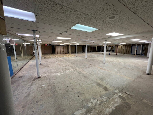 More Photos Of 310 Merrick Rd, Rockville Centre Storefront For Lease