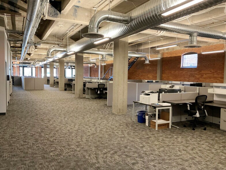 More Photos Of 127 W Wayne St, Fort Wayne Office For Sale