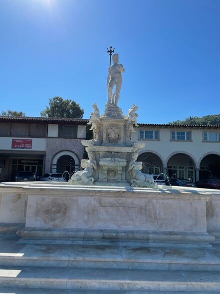 More Photos Of 36 Malaga Cove Plz, Palos Verdes Estates Storefront Retail Office For Lease