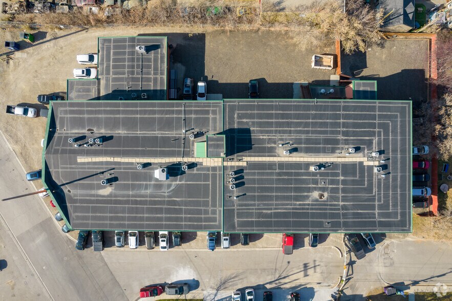 More Photos Of 1207-1215 13th St SE, Calgary Office For Lease