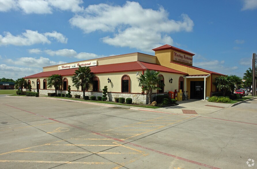 More Photos Of 909 Gross Rd, Mesquite Unknown For Lease