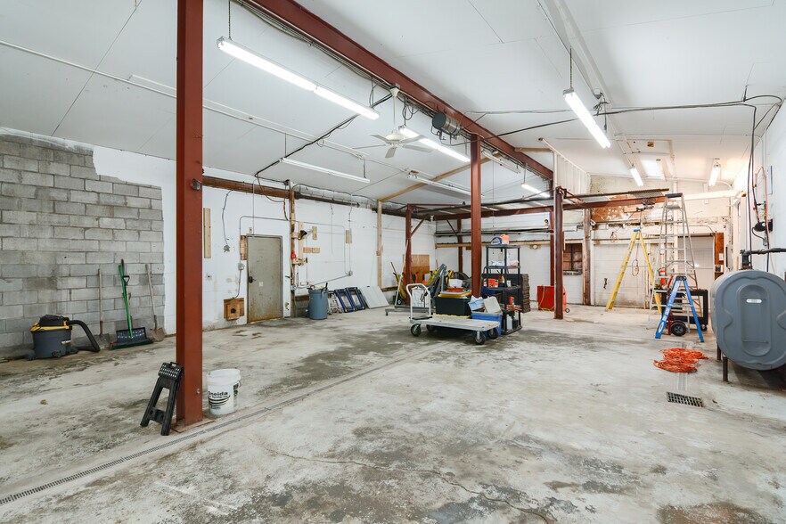 More Photos Of 152 Milford St, Upton Loft Creative Space For Sale