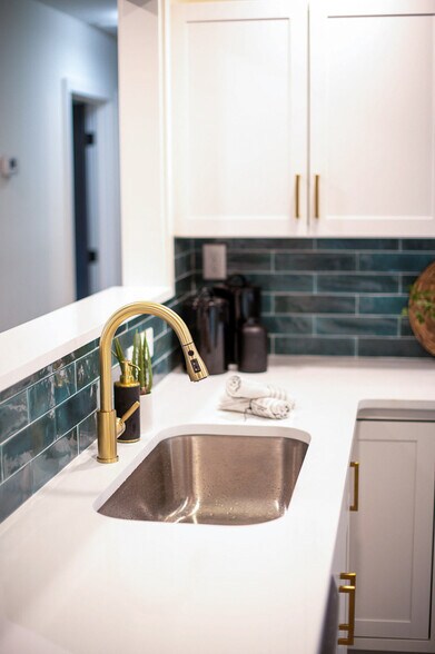 More Photos Of 1733 Main Rd, Johns Island Office For Sale