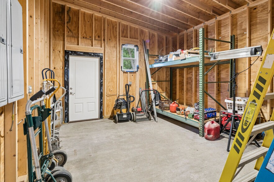 More Photos Of 3141 Highway 11 E, Telford Flex For Sale