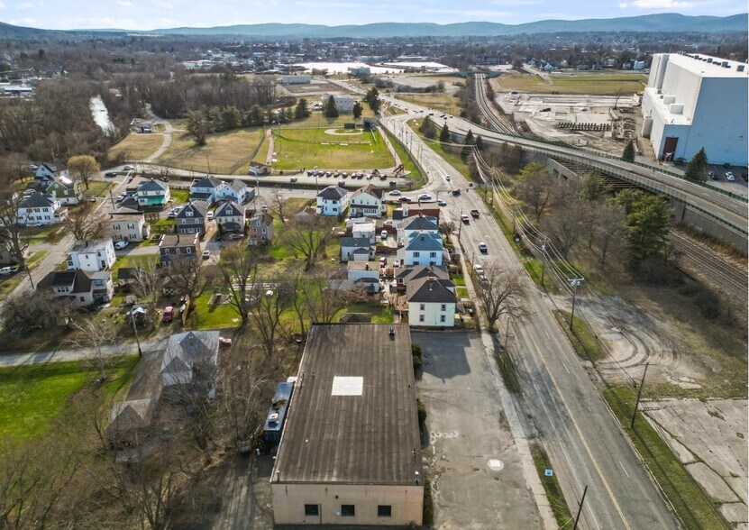 More Photos Of 1260 East St, Pittsfield Freestanding For Sale