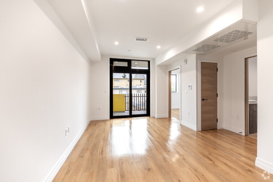 More Photos Of 1525 N Hobart Blvd, Los Angeles Apartments For Sale