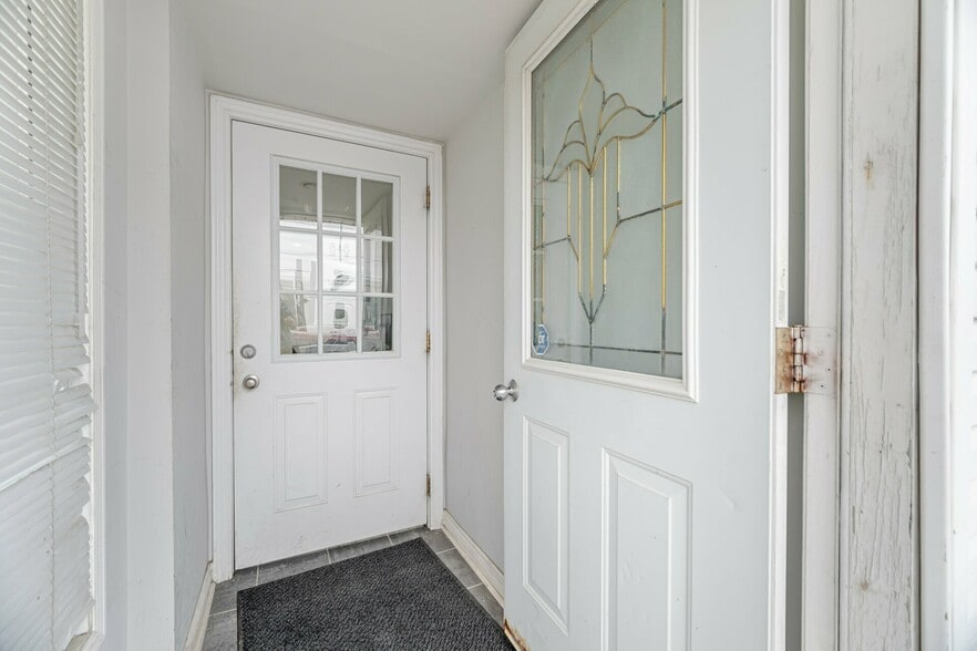 More Photos Of 140 Derry Rd E, Mississauga Office For Sale