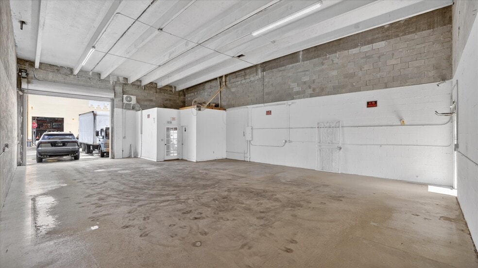 More Photos Of 12434-12466 NW 38th Ave, Opa-locka Warehouse For Sale