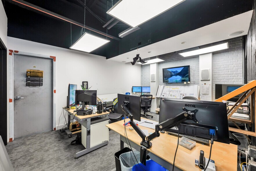 More Photos Of 19299 94 Ave, Surrey Warehouse For Sale