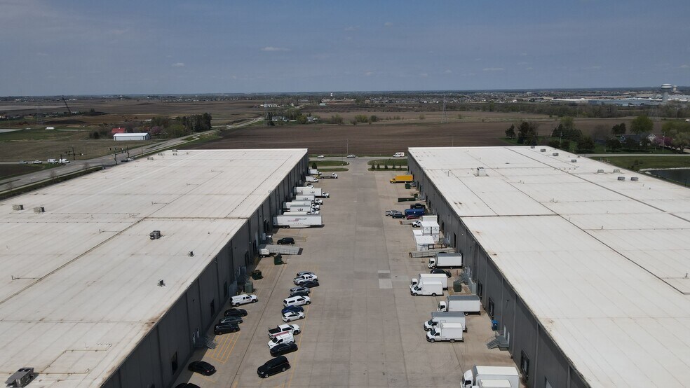 More Photos Of 200 SE 37th St, Grimes Distribution For Lease