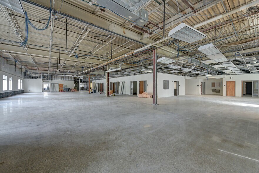 More Photos Of 1320 Taylor St, Elyria Warehouse For Lease