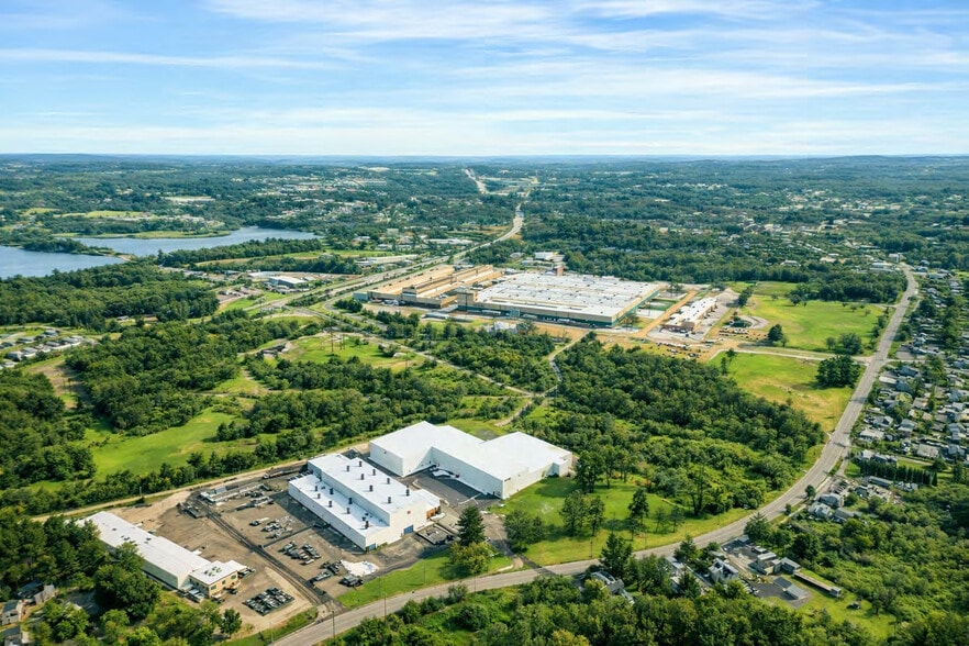 More Photos Of 1537 Grafton Rd, Millbury Warehouse For Lease